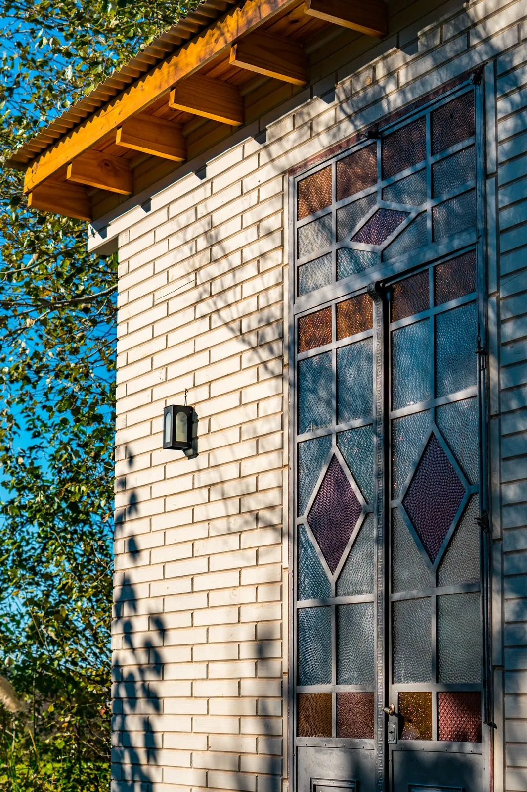 Decorative glass entry door detail